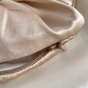 Jedwabna gumka z kieszenia(5)